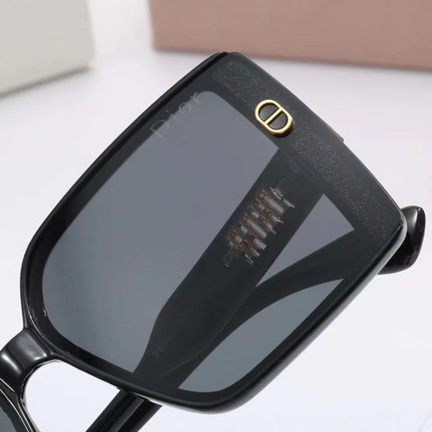 6-color fashion CD letter temple stripe sunglasses